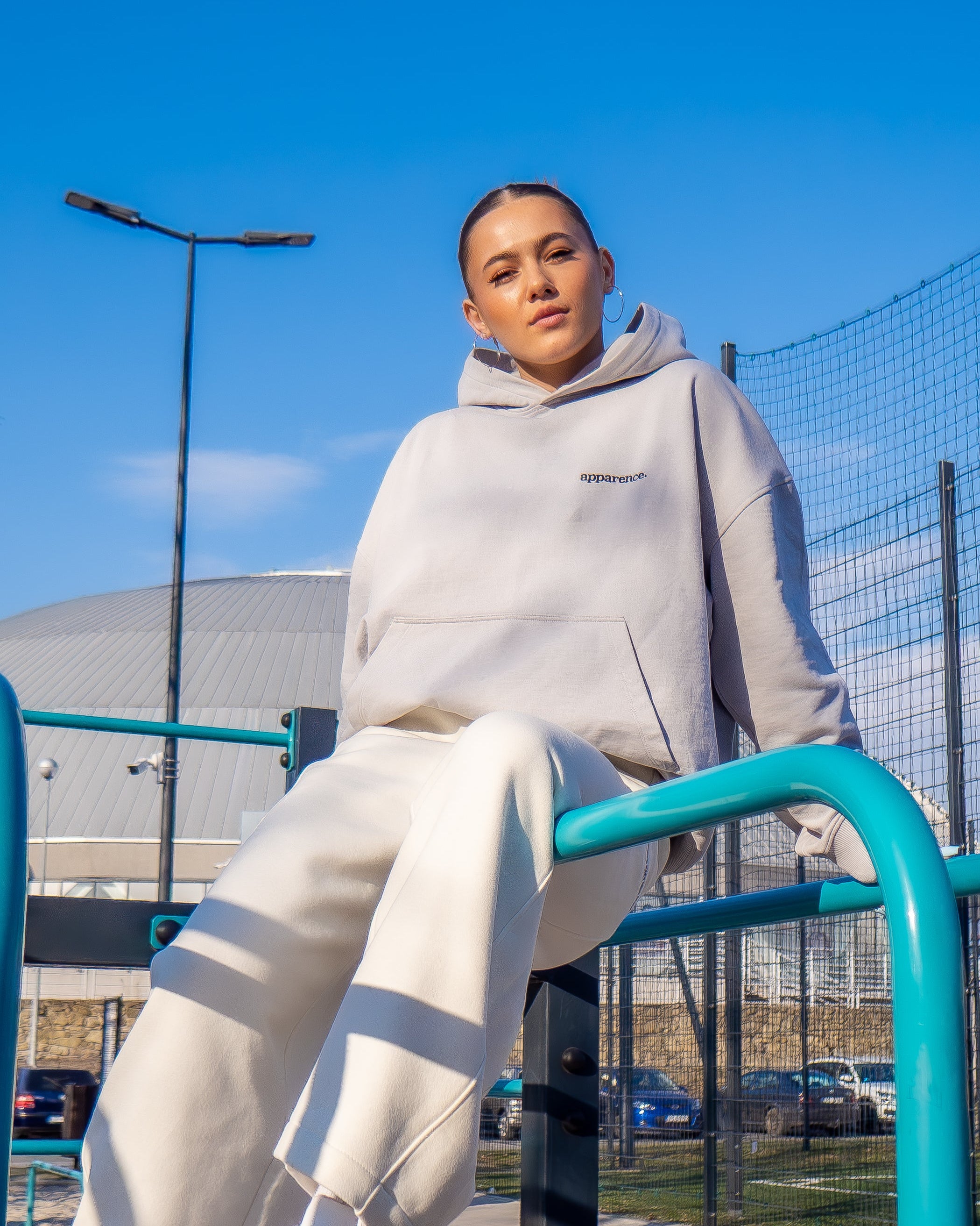 Essential Hoodie – Szara 