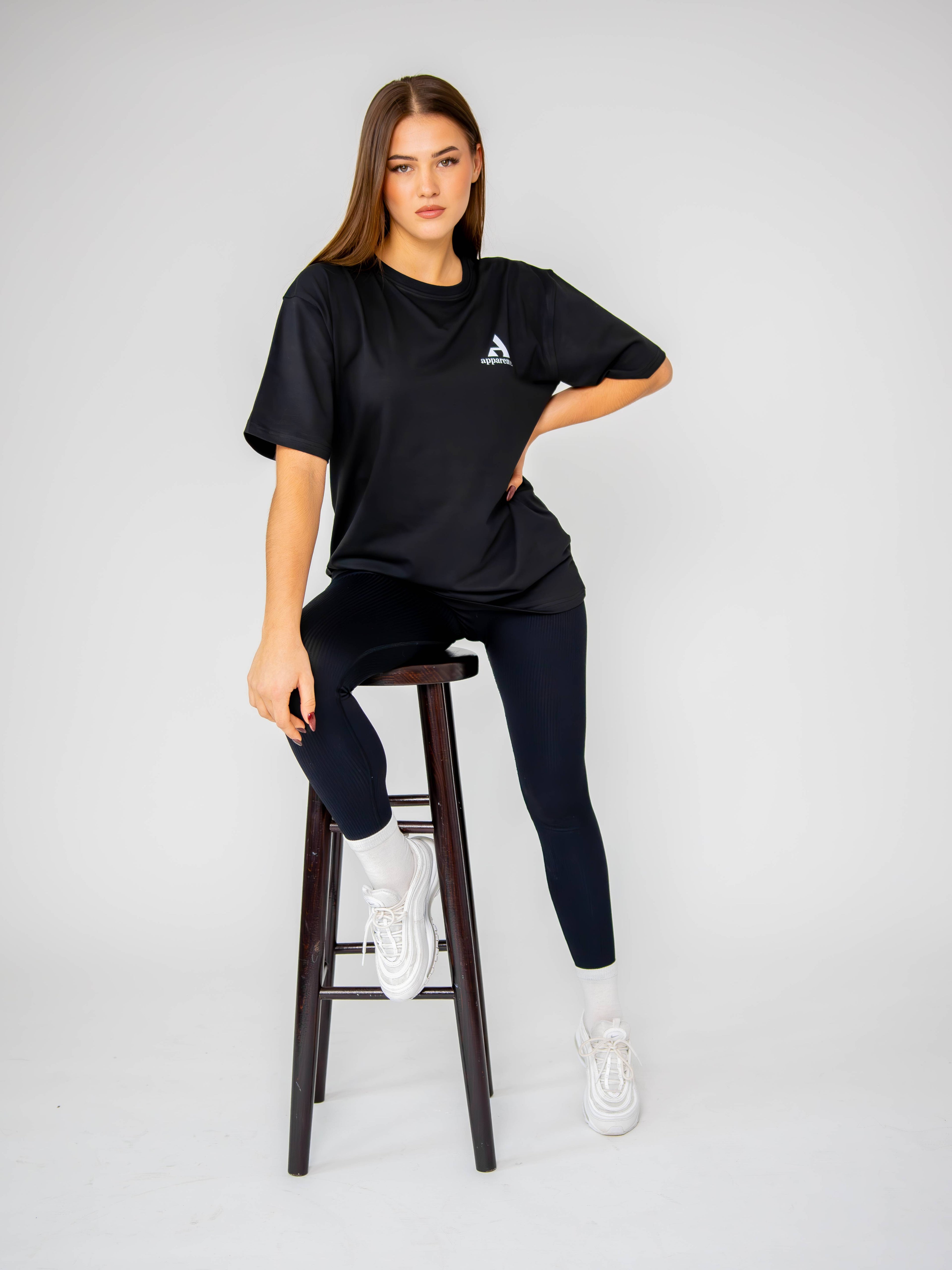 Essential T-shirt – Czarna