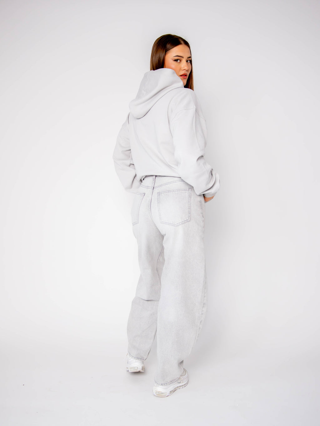 Essential Hoodie – Szara 